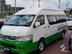 14-seater van (3)