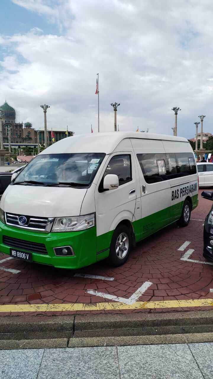 14-seater van (3)