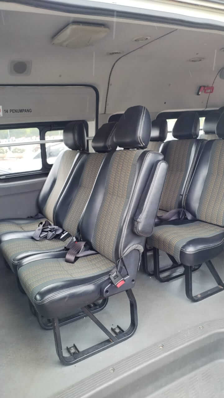 14-seater van (5)