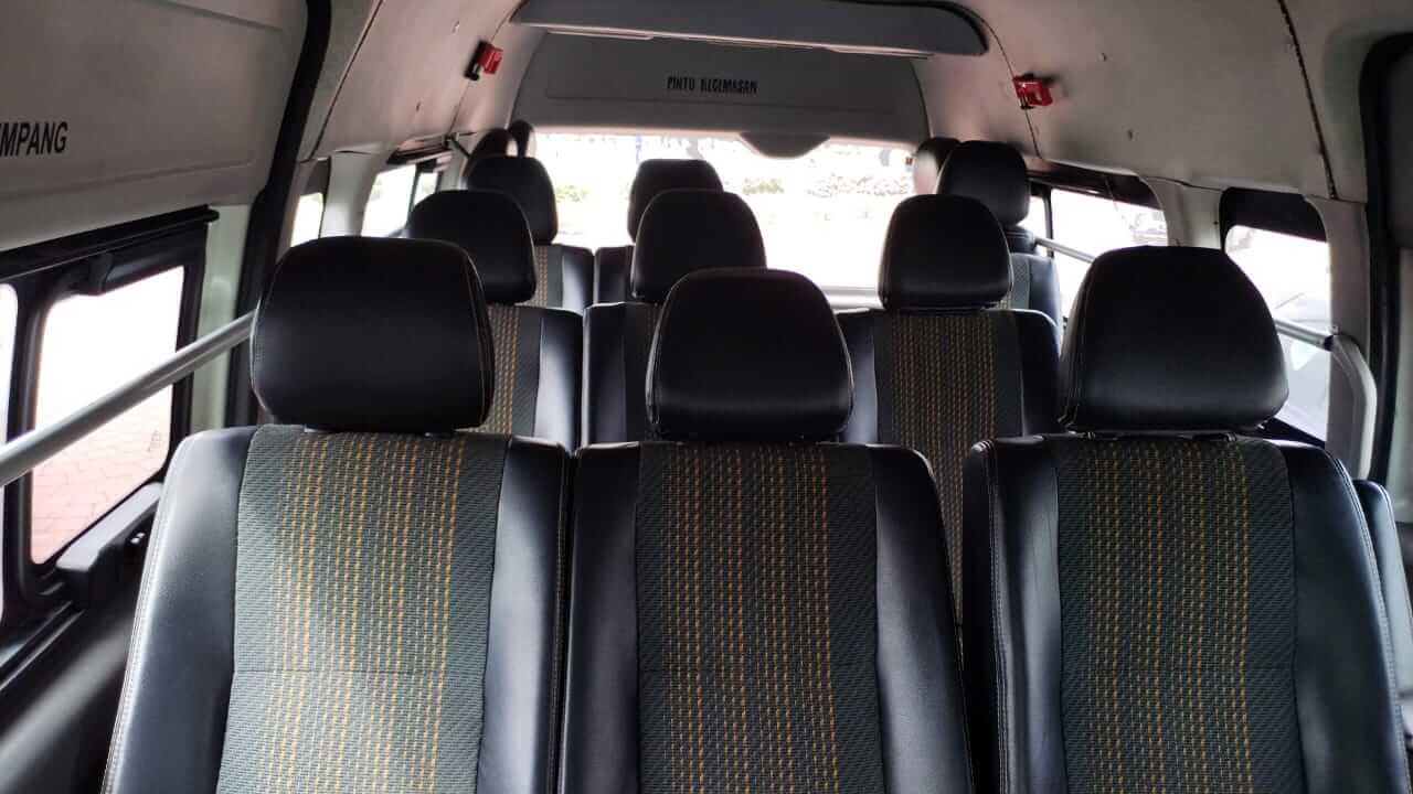 14-seater van (7)