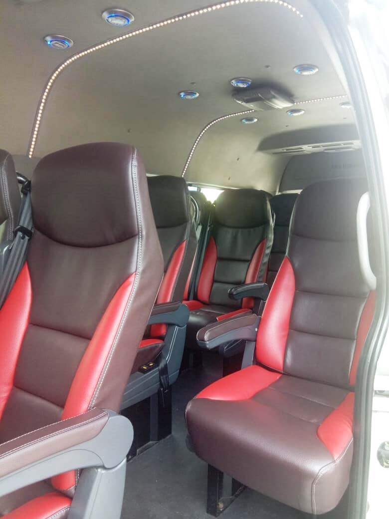 17 seater van (5)